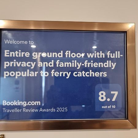 Entire Ground Floor With Full-Privacy And Family-Friendly Popular To Ferry Catchers ويلينغتون المظهر الخارجي الصورة
