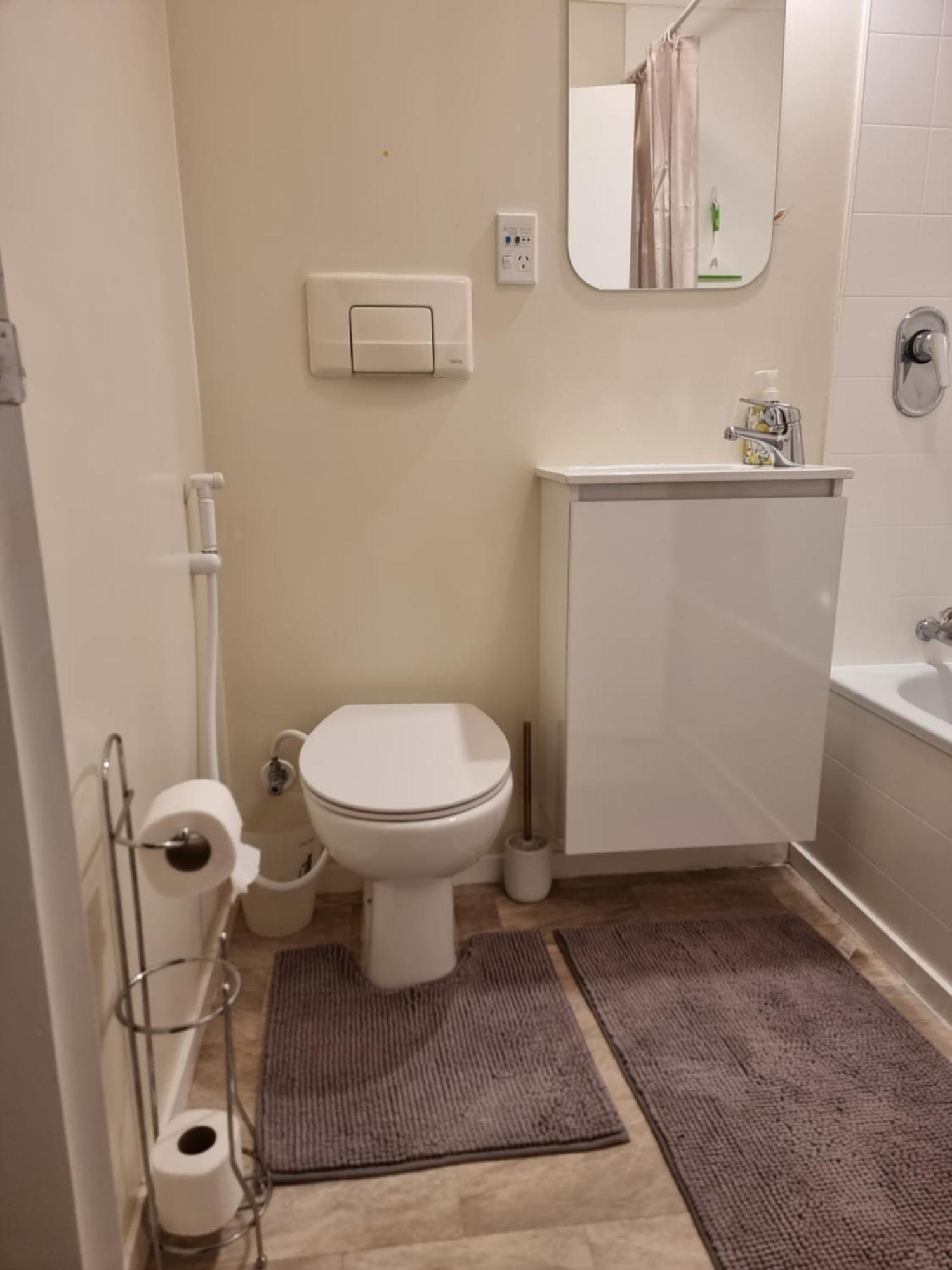 Entire Ground Floor With Full-Privacy And Family-Friendly Popular To Ferry Catchers ويلينغتون المظهر الخارجي الصورة
