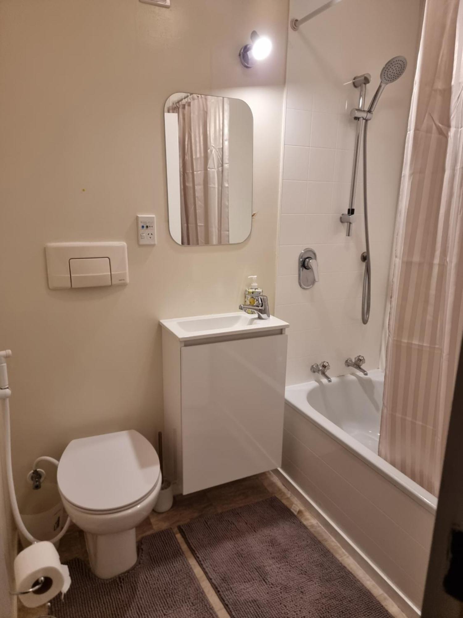Entire Ground Floor With Full-Privacy And Family-Friendly Popular To Ferry Catchers ويلينغتون المظهر الخارجي الصورة